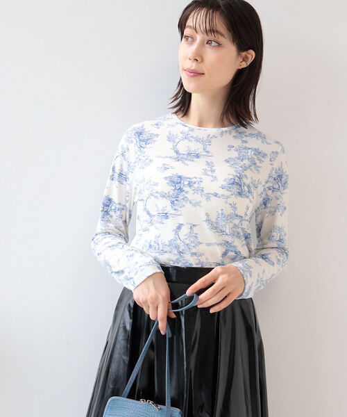 Ray BEAMS（レイビームス）の「Ray BEAMS / トワルド ジュイ プリント クルーネック Tシャツ（Tシャツ/カットソー・レディース・ケリー/ロイヤルブルー・ONE SIZE）」の2枚目の写真