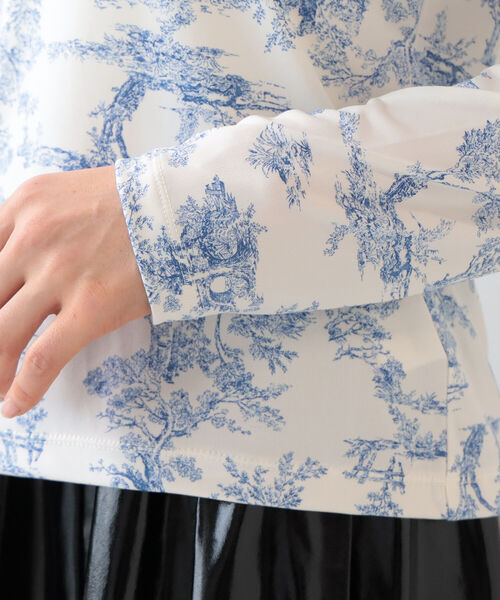 Ray BEAMS（レイビームス）の「Ray BEAMS / トワルド ジュイ プリント クルーネック Tシャツ（Tシャツ/カットソー・レディース・ケリー/ロイヤルブルー・ONE SIZE）」の5枚目の写真