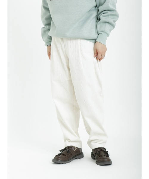 Samansa Mos2(サマンサ モスモス)の「太コーデュロイテーパードパンツ(その他パンツ・レディース・オフホワイト/グレー/ベージュ/オレンジ/グリーン・フリ-)」の2枚目の写真