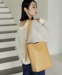 バーティカルショルダーバッグ / 188040