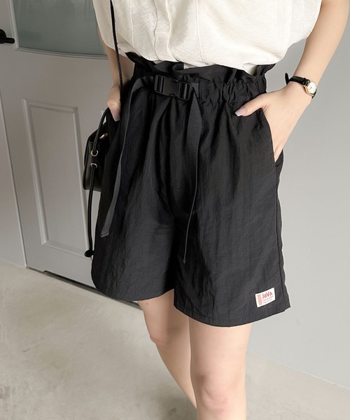 Java（ジャバ）の「《JaVa ジャバコラボ》大人のミニ。バックルベルトショートパンツ（その他パンツ・レディース・ベージュ系その他/モカ/ブラック・LARGE/MEDIUM/SMALL/X-LARGE）」の2枚目の写真