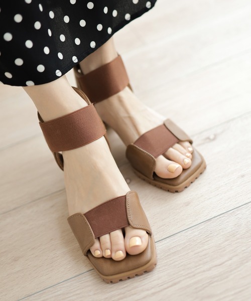 SESTO（セスト）の「自分の足にフィットする！ゴムフィットチャンキーヒールサンダル（サンダル・レディース・ブラック/キャメル/アイボリー・LL/3L/S/M/L）」の15枚目の写真