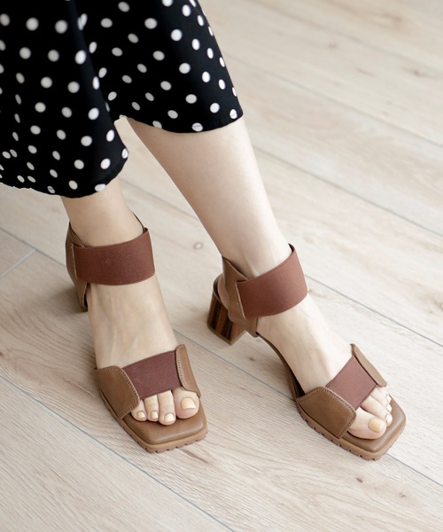 SESTO（セスト）の「自分の足にフィットする！ゴムフィットチャンキーヒールサンダル（サンダル・レディース・ブラック/キャメル/アイボリー・LL/3L/S/M/L）」の18枚目の写真