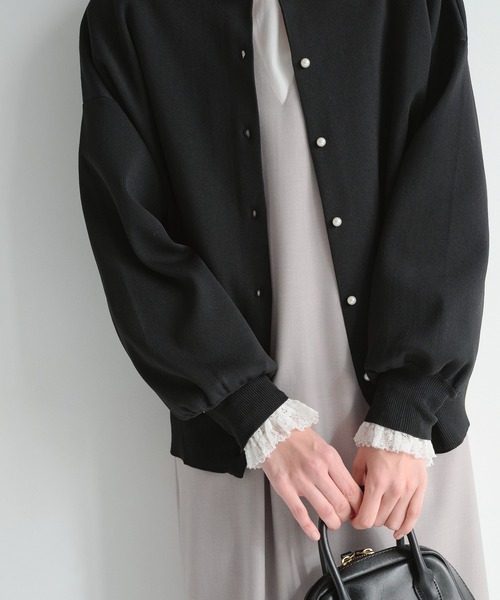 PUAL CE CIN(ピュアルセシン)の「袖口レースブラウス(シャツ/ブラウス・レディース・ブラック/オフホワイト・FREE)」の4枚目の写真