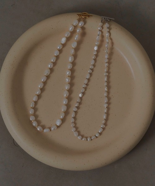 loni(ロニ)の「Crop baroque pearl combi necklace(淡水パールチョーカー/ネックレス)(ネックレス・レディース・ゴールド・FREE)」の12枚目の写真
