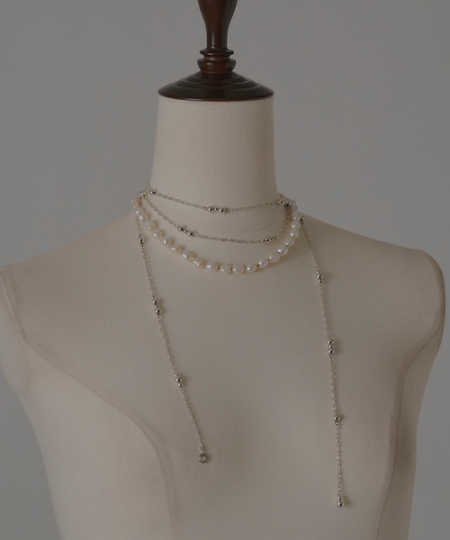 loni(ロニ)の「Crop baroque pearl combi necklace(淡水パールチョーカー/ネックレス)(ネックレス・レディース・ゴールド・FREE)」の9枚目の写真