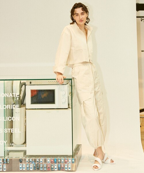 Firsthand（ファーストハンド）の「Firsthand/ファーストハンド リサイクルナイロン カーゴパンツ（カーゴパンツ・レディース・サックスブルー/ブラック/オフホワイト・FREE）」の2枚目の写真