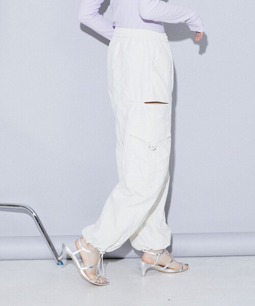 Firsthand（ファーストハンド）の「Firsthand/ファーストハンド リサイクルナイロン カーゴパンツ（カーゴパンツ・レディース・サックスブルー/ブラック/オフホワイト・FREE）」の10枚目の写真