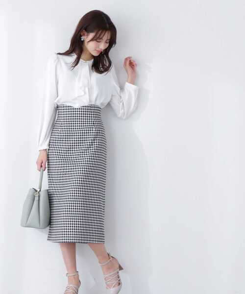 PROPORTION BODY DRESSING（プロポーションボディドレッシング）の「ラッフルボウタイブラウス / 1213110303（シャツ/ブラウス・レディース・ダークグレー/ホワイト/グレー・SMALL/MEDIUM）」の21枚目の写真