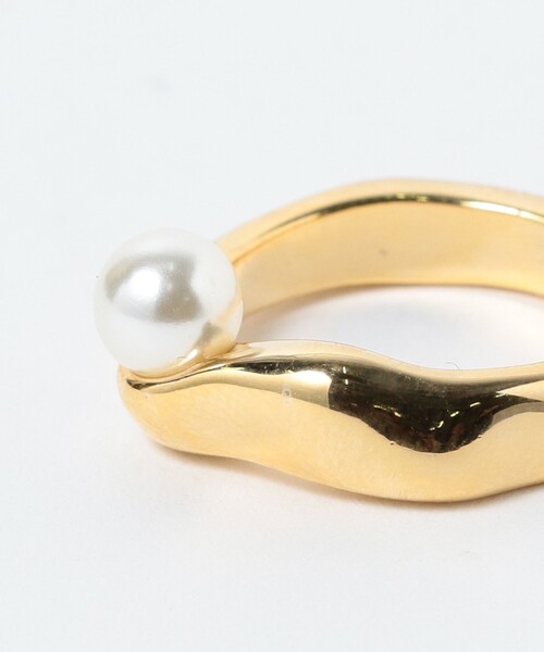Ray BEAMS（レイビームス）の「Chalulu / シングル パール リング（リング・レディース・シルバー/ゴールド・ONE SIZE）」の3枚目の写真
