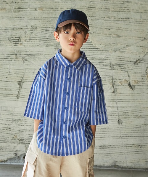PAIRMANON STREET（ペアマノンストリート）の「【PAIRMANON STREET】ユニセックスビッグシルエットブロードストライプ半袖 シャツ（シャツ/ブラウス・キッズ・ホワイト/ネイビー/ブルー/ブラック・120/110/140/90/130/100/150/160）」の4枚目の写真