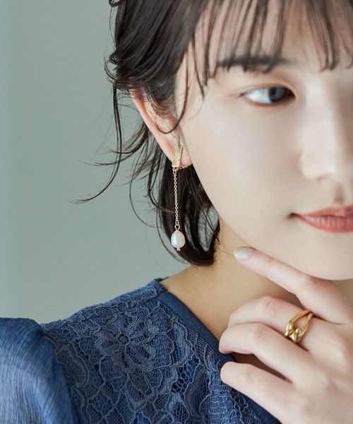 niana(ニアナ)の「シンプルパールドロップイヤリング(イヤリング・レディース・シルバー/ゴールド・FREE)」の4枚目の写真