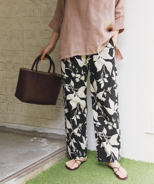 URBAN RESEARCH DOORS(アーバンリサーチドアーズ)の「リネンレーヨンフラワーパンツ(その他パンツ・レディース・グリーン系その他/ベージュ系その他/ブラック系その他・MEDIUM)」の21枚目の写真