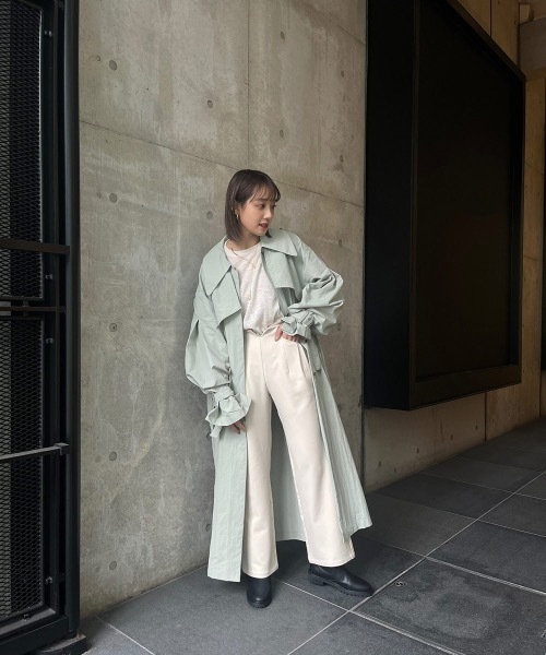 Amiur(エミレ)の「round collar tuck sleeve trench coat(トレンチコート・レディース・ベージュ/アイボリー/ミント・FREE)」の22枚目の写真