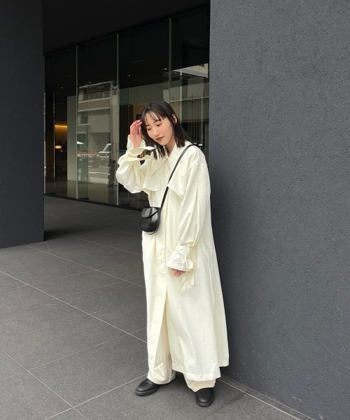 Amiur(エミレ)の「round collar tuck sleeve trench coat(トレンチコート・レディース・ベージュ/アイボリー/ミント・FREE)」の20枚目の写真