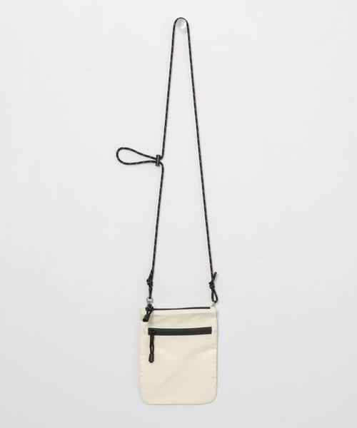 SMELLY（スメリー）の「ハッスイジップサコッシュ（ショルダーバッグ・レディース・アイボリー/ブラック/ベージュ・-）」の10枚目の写真