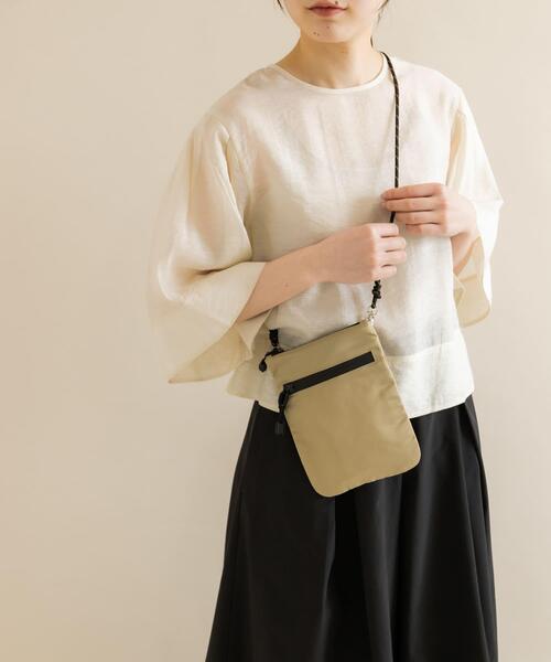 SMELLY（スメリー）の「ハッスイジップサコッシュ（ショルダーバッグ・レディース・アイボリー/ブラック/ベージュ・-）」の15枚目の写真