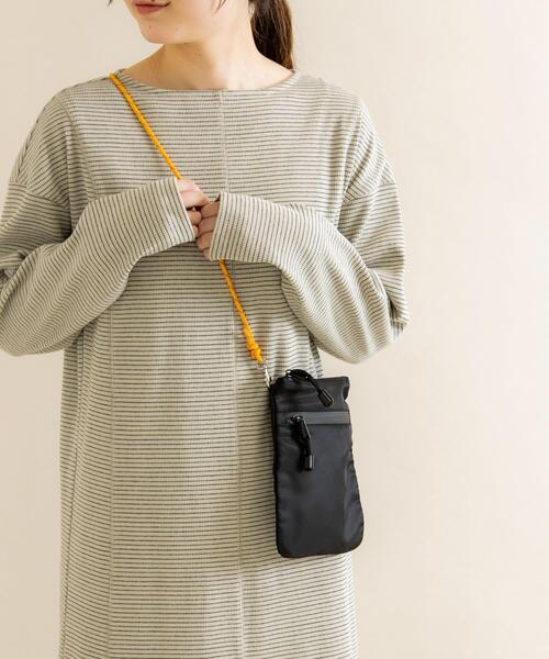 SMELLY（スメリー）の「ハッスイジップサコッシュ（ショルダーバッグ・レディース・アイボリー/ブラック/ベージュ・-）」の22枚目の写真