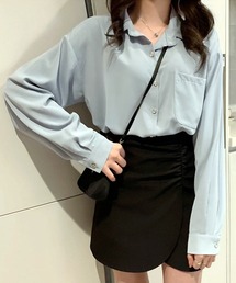 長袖シンプルシャツ