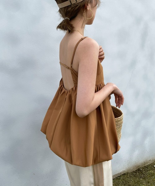 JUNOAH（ジュノア）の「バックオープンバルーンキャミソール（キャミソール・レディース・キャメル/ホワイト/ブラック・MEDIUM/LARGE/X-LARGE）」の14枚目の写真