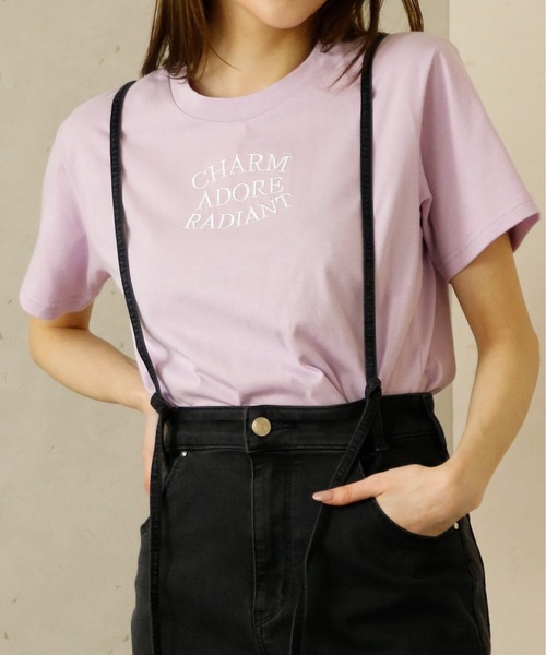 Per sist ence(パーシエンス)の「Per sist ence/パーシエンス デザインロゴ刺繍Tシャツ(Tシャツ/カットソー・レディース・オフホワイト/パープル/チャコールグレー・FREE)」の1枚目の写真
