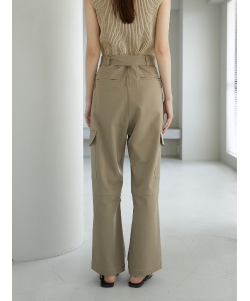 LA PEAU DE GEM(ラポドゥジェム)の「【LA PEAU DE GEM】セットアップ対応パラシュートスラックス(スラックス・レディース・ベージュ/ブラック・1/2)」の15枚目の写真