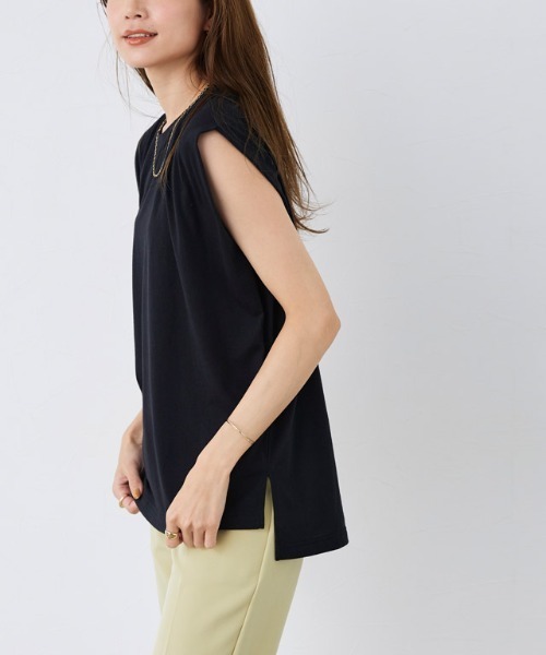 Pierrot(ピエロ)の「ショルダータックTシャツ(Tシャツ/カットソー・レディース・チャコール/ブラック/グレイッシュベージュ/オフホワイト・L/M)」の12枚目の写真