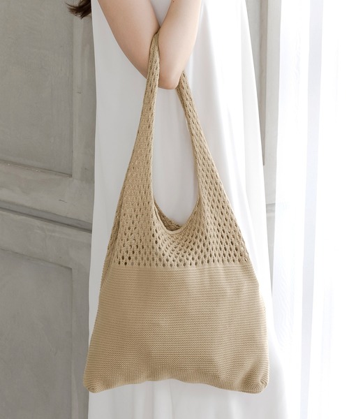 Julia Boutique(ジュリアブティック)の「クロシェニットトートバッグ/L00025(トートバッグ・レディース・ブラック/ベージュ/ブラウン・ONE)」の3枚目の写真