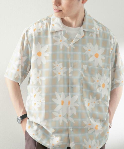ITEMS URBANRESEARCH(アイテムズ アーバンリサーチ)の「フラワープリント オープンカラー半袖シャツ(シャツ/ブラウス・メンズ・ベージュ/ブルー・LARGE/MEDIUM)」の7枚目の写真
