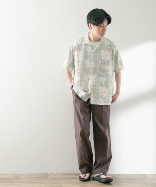 ITEMS URBANRESEARCH(アイテムズ アーバンリサーチ)の「フラワープリント オープンカラー半袖シャツ(シャツ/ブラウス・メンズ・ベージュ/ブルー・LARGE/MEDIUM)」の10枚目の写真