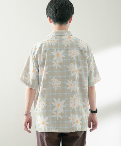 ITEMS URBANRESEARCH(アイテムズ アーバンリサーチ)の「フラワープリント オープンカラー半袖シャツ(シャツ/ブラウス・メンズ・ベージュ/ブルー・LARGE/MEDIUM)」の13枚目の写真