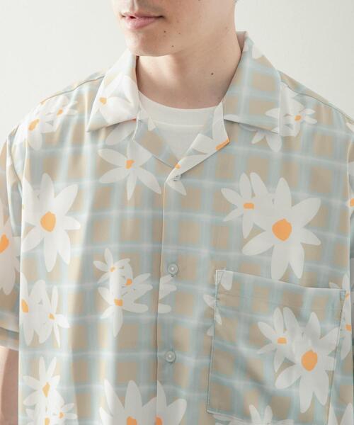 ITEMS URBANRESEARCH(アイテムズ アーバンリサーチ)の「フラワープリント オープンカラー半袖シャツ(シャツ/ブラウス・メンズ・ベージュ/ブルー・LARGE/MEDIUM)」の14枚目の写真