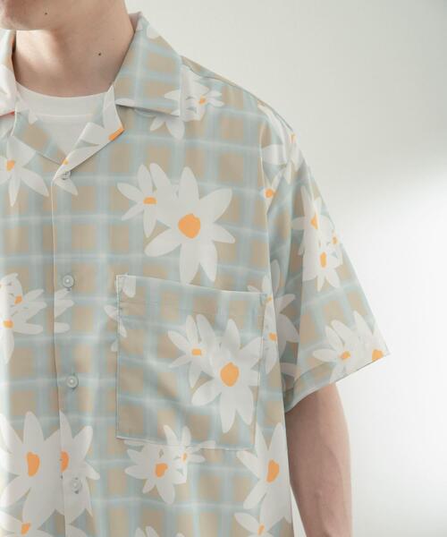 ITEMS URBANRESEARCH(アイテムズ アーバンリサーチ)の「フラワープリント オープンカラー半袖シャツ(シャツ/ブラウス・メンズ・ベージュ/ブルー・LARGE/MEDIUM)」の16枚目の写真
