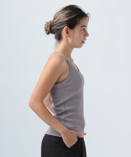 BAYFLOW（ベイフロー）の「カップ付きキャミ（キャミソール・レディース・オフホワイト/ブラック/グレイッシュベージュ・MEDIUM）」の21枚目の写真