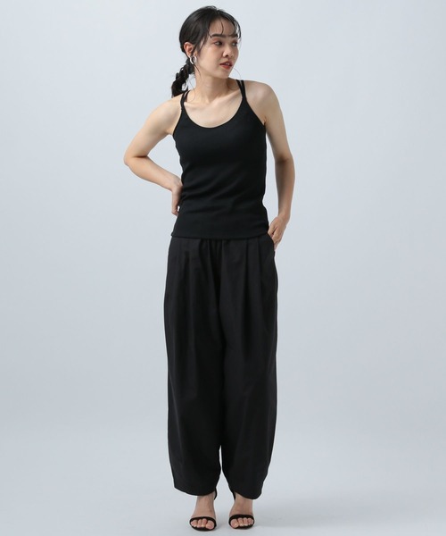 BAYFLOW（ベイフロー）の「カップ付きキャミ（キャミソール・レディース・オフホワイト/ブラック/グレイッシュベージュ・MEDIUM）」の11枚目の写真