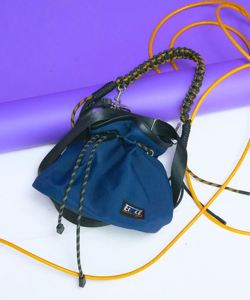 ELLEgirl（エルガール）の「パラコード巾着ミニショルダーバッグ【ELLEgirl/エル ガール】（ハンドバッグ・レディース・ネイビー/ベージュ/ブラック・FREE）」の7枚目の写真