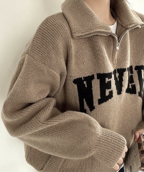 セール】NEVERロゴハーフジップニットトップス（ニット/セーター