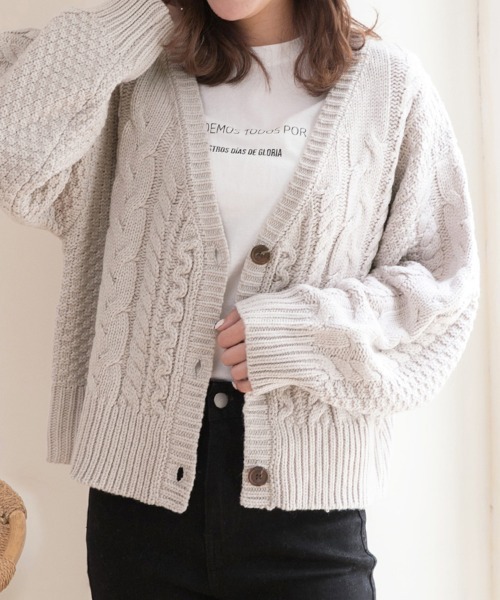 ad thie(アドティエ)の「パフスリーブ Vネック ニットカーディガン(カーディガン/ボレロ・レディース・アイボリー/ピンクベージュ/ブラック/ライトベージュ/キャメル/マスタード/イエロー/グレー/ダークグリーン/ナチュラル・MEDIUM)」の4枚目の写真