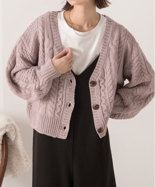 ad thie(アドティエ)の「パフスリーブ Vネック ニットカーディガン(カーディガン/ボレロ・レディース・アイボリー/ピンクベージュ/ブラック/ライトベージュ/キャメル/マスタード/イエロー/グレー/ダークグリーン/ナチュラル・MEDIUM)」の10枚目の写真