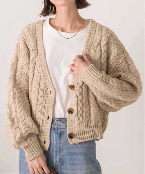 ad thie(アドティエ)の「パフスリーブ Vネック ニットカーディガン(カーディガン/ボレロ・レディース・アイボリー/ピンクベージュ/ブラック/ライトベージュ/キャメル/マスタード/イエロー/グレー/ダークグリーン/ナチュラル・MEDIUM)」の5枚目の写真