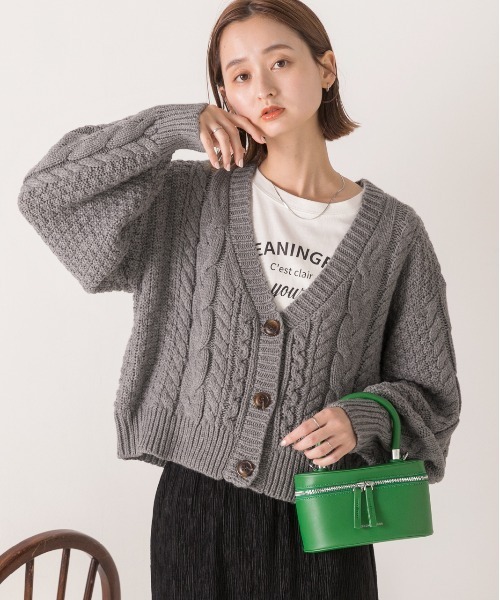 ad thie(アドティエ)の「パフスリーブ Vネック ニットカーディガン(カーディガン/ボレロ・レディース・アイボリー/ピンクベージュ/ブラック/ライトベージュ/キャメル/マスタード/イエロー/グレー/ダークグリーン/ナチュラル・MEDIUM)」の12枚目の写真