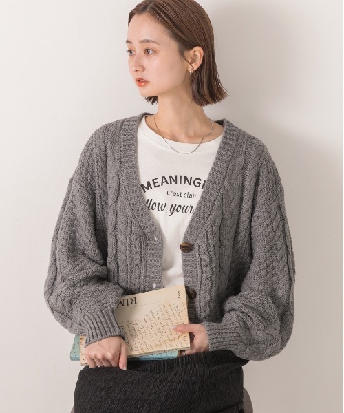 ad thie(アドティエ)の「パフスリーブ Vネック ニットカーディガン(カーディガン/ボレロ・レディース・アイボリー/ピンクベージュ/ブラック/ライトベージュ/キャメル/マスタード/イエロー/グレー/ダークグリーン/ナチュラル・MEDIUM)」の13枚目の写真