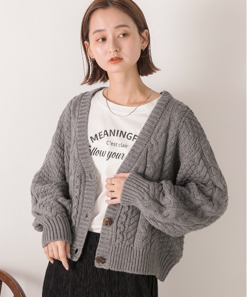 ad thie(アドティエ)の「パフスリーブ Vネック ニットカーディガン(カーディガン/ボレロ・レディース・アイボリー/ピンクベージュ/ブラック/ライトベージュ/キャメル/マスタード/イエロー/グレー/ダークグリーン/ナチュラル・MEDIUM)」の14枚目の写真