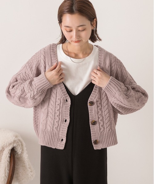 ad thie(アドティエ)の「パフスリーブ Vネック ニットカーディガン(カーディガン/ボレロ・レディース・アイボリー/ピンクベージュ/ブラック/ライトベージュ/キャメル/マスタード/イエロー/グレー/ダークグリーン/ナチュラル・MEDIUM)」の18枚目の写真