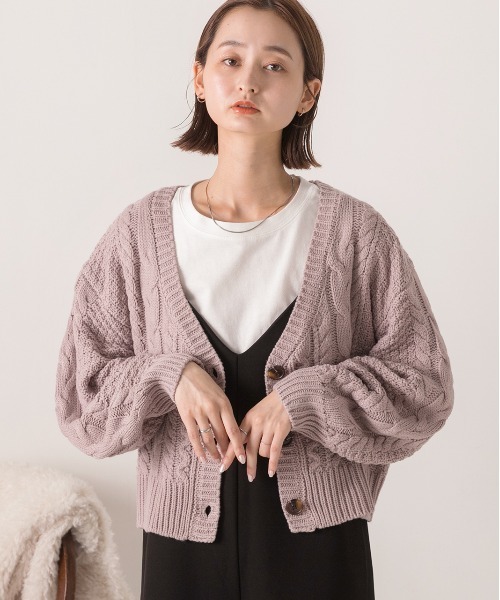 ad thie(アドティエ)の「パフスリーブ Vネック ニットカーディガン(カーディガン/ボレロ・レディース・アイボリー/ピンクベージュ/ブラック/ライトベージュ/キャメル/マスタード/イエロー/グレー/ダークグリーン/ナチュラル・MEDIUM)」の19枚目の写真