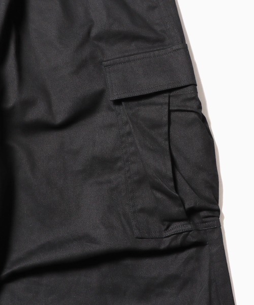 ROOPTOKYO(ループトウキョウ)の「ワイドカーゴパンツ(カーゴパンツ・メンズ・ブラック/カーキ/オフホワイト・L/M/XL)」の7枚目の写真