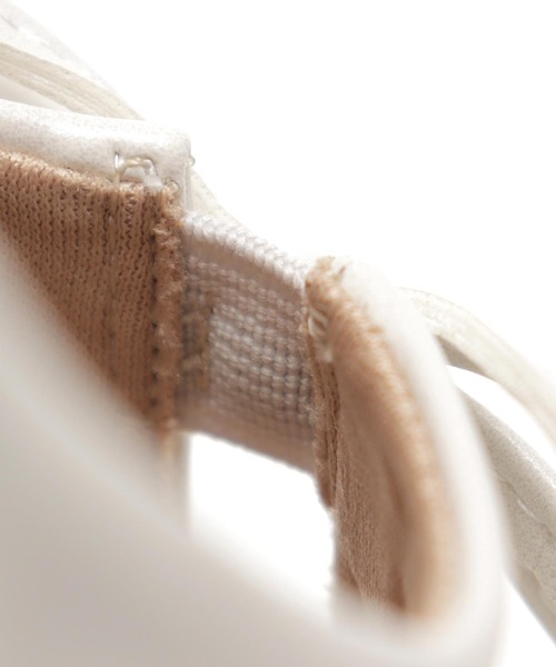 SOROTTO（ソロット）の「ふかふかインソール/リボン付きスリットデザインのぺたんこフラットシューズ（パンプス・レディース・アイボリー/グレー/ライトブラウン/ブラック・23.5cm/23.0cm/22.5cm/22.0cm/25.0cm/24.0cm/24.5cm）」の17枚目の写真