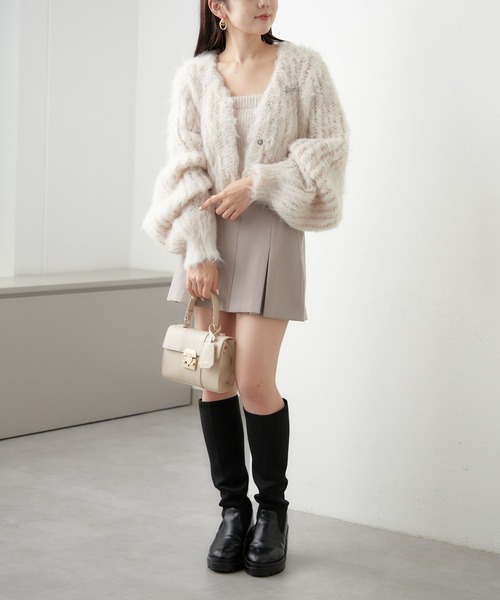 Chico（チコ）の「ブローチ付シャギーモヘアVショートカーディガン（カーディガン/ボレロ・レディース・グレー/ブルー/チャコールグレー/アイボリー・FREE）」の7枚目の写真