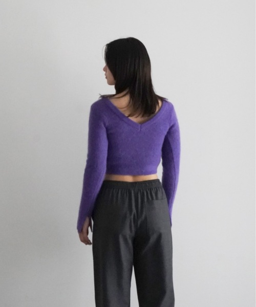 ALLEGE(アレッジ)の「ALLEGE MOHAIR V KNIT(ニット/セーター・レディース・グレー/パープル・1)」の9枚目の写真