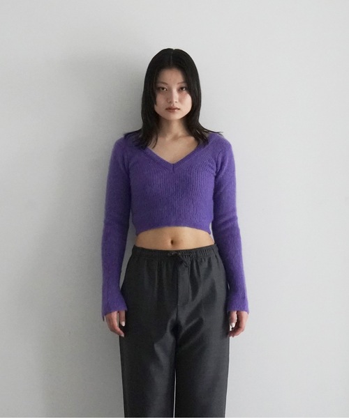 ALLEGE(アレッジ)の「ALLEGE MOHAIR V KNIT(ニット/セーター・レディース・グレー/パープル・1)」の10枚目の写真